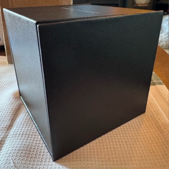 Silver Cable-like Bracelet with cute horseshoe hook clasp - Picture 5 of 5